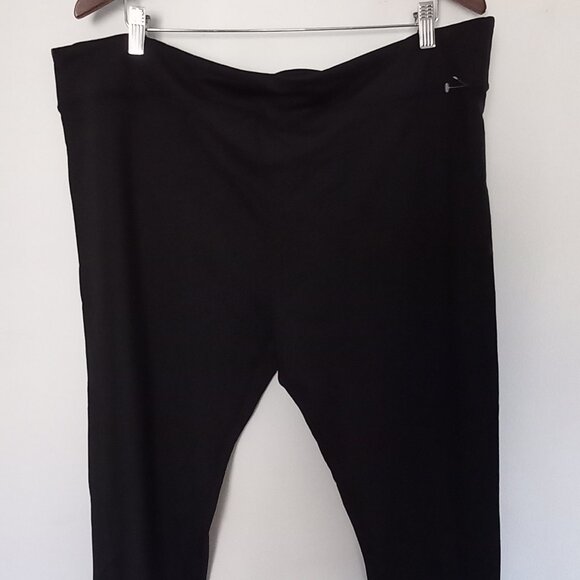 FABLETICS new with tags leggings - Picture 2 of 11
